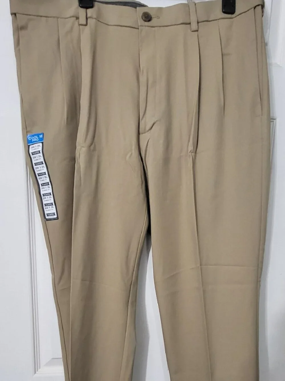 Haggar Cool 18, Mens khaki, 38W x 29L,  classic fit, pleaded